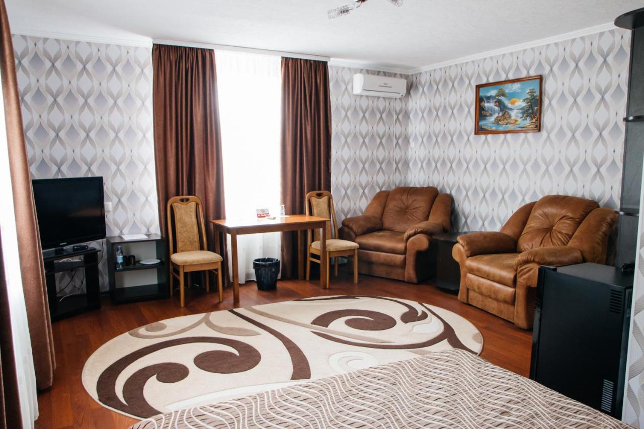 Гостинний Двір "Марія" Hotel Kropivnickij Kültér fotó