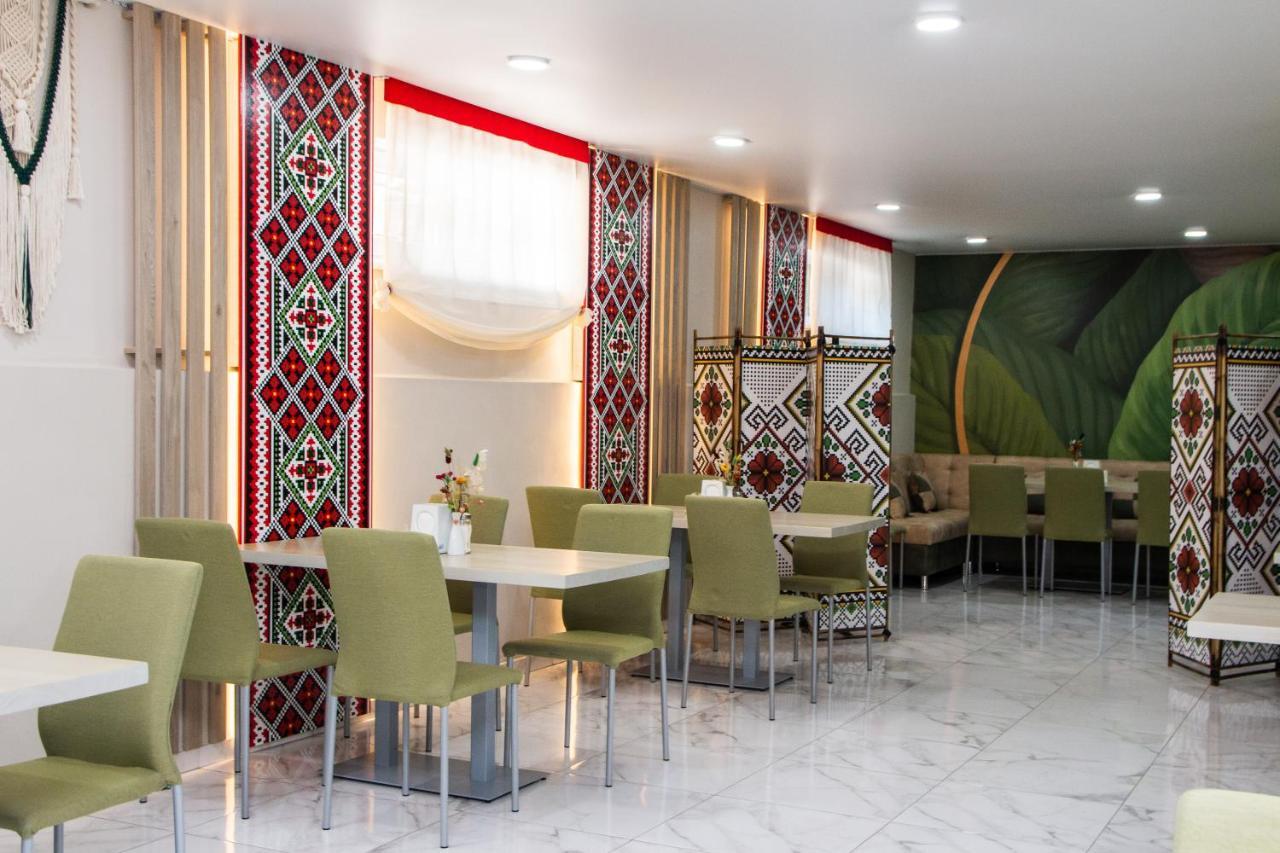 Гостинний Двір "Марія" Hotel Kropivnickij Kültér fotó